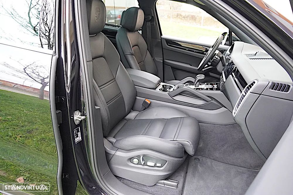 Porsche Cayenne Formula E - 27