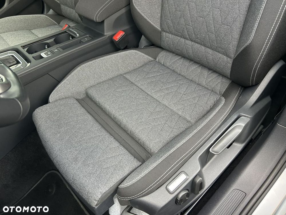 Volkswagen Passat - 12