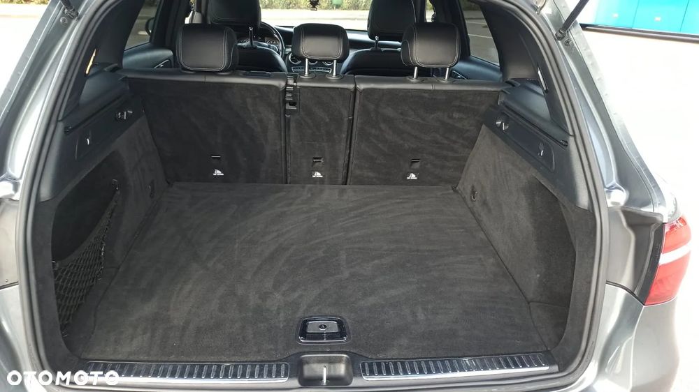 Mercedes-Benz GLC 300 4Matic 9G-TRONIC AMG Line - 12