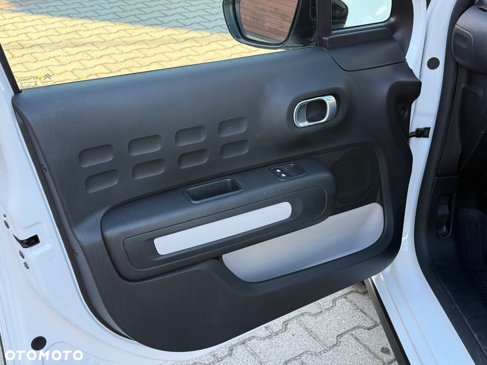 Citroën C3 Pure Tech 82 FEEL - 23