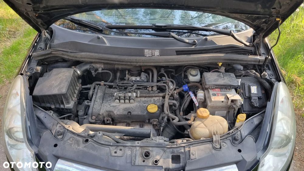 Opel Corsa 1.2 16V Essentia - 13