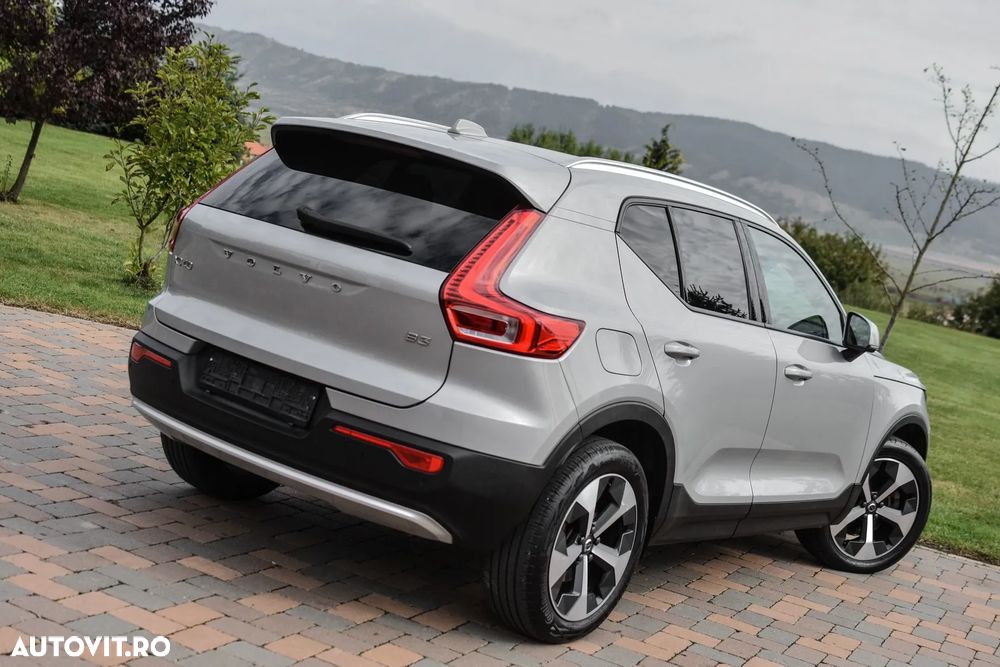 Volvo XC 40 B3 AT FWD MHEV Plus Dark - 12