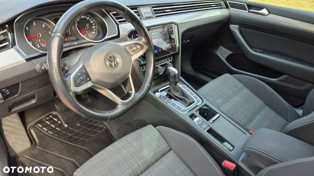 Volkswagen Passat - 34