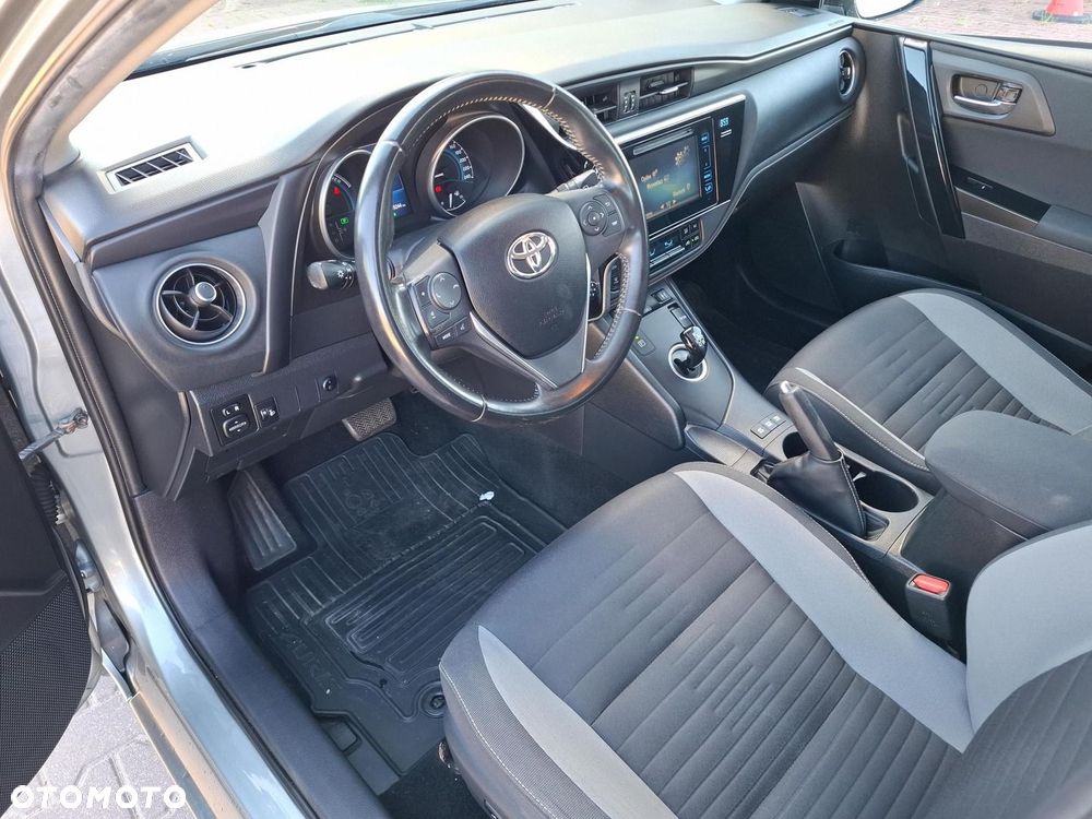 Toyota Auris - 12