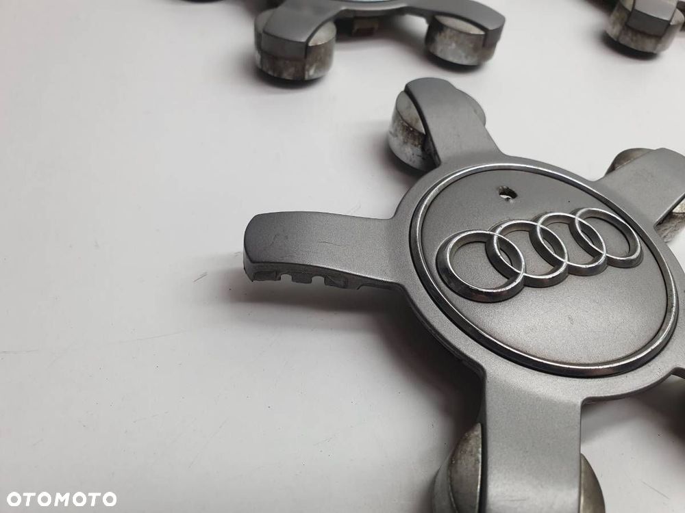 KAPSEL DEKIEL KOŁPAK ZNACZEK FELGI KOMPLET AUDI A3 8P 8R0601165 - 2