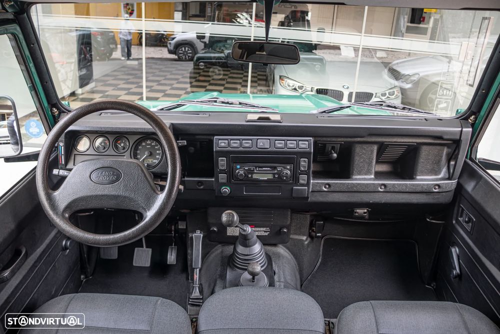 Land Rover Defender - 10