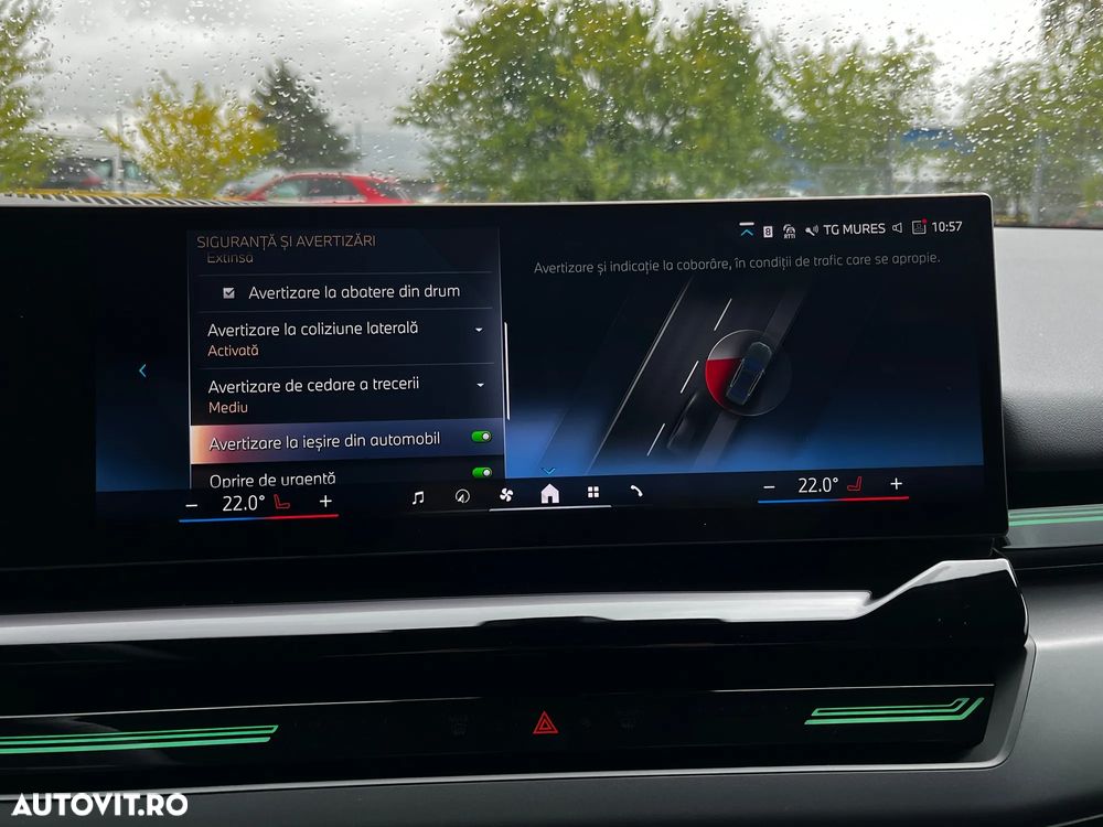 BMW Seria 5 520i AT MHEV - 26