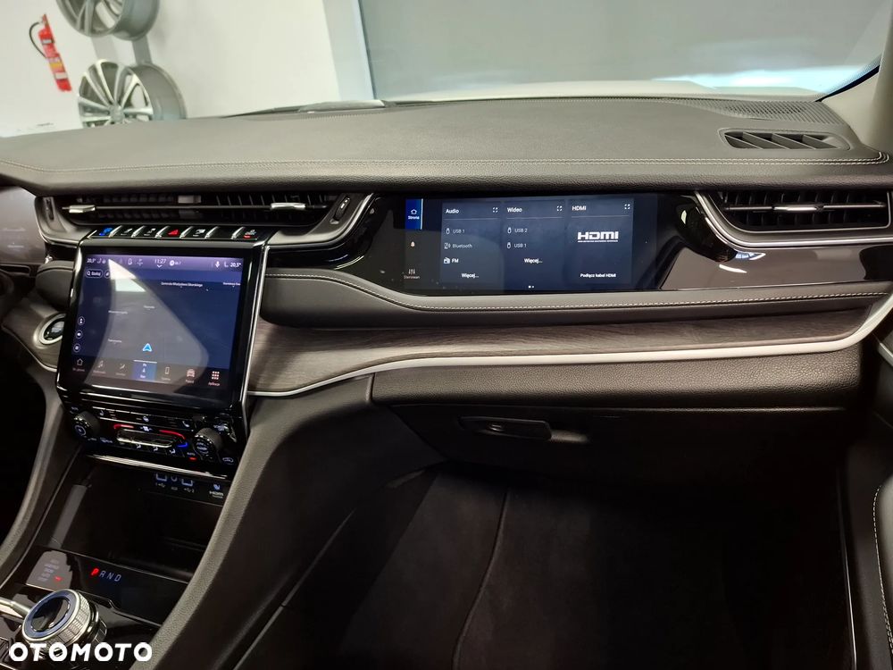 Jeep Grand Cherokee - 18
