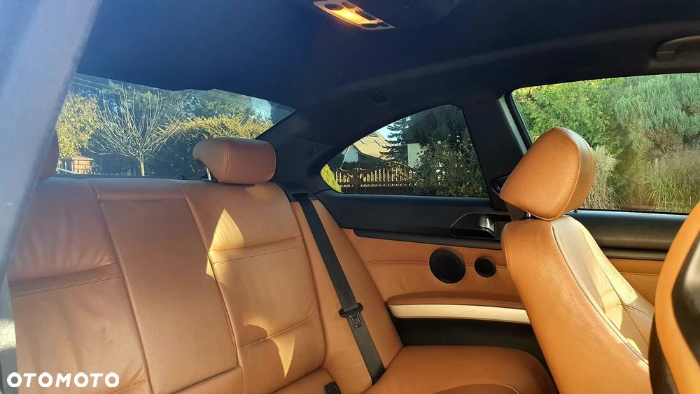 BMW Seria 3 320d DPF M Sport Edition - 8