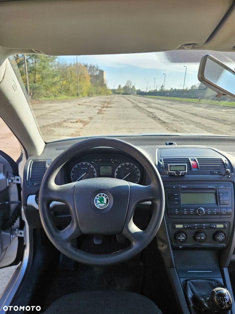 Skoda Octavia 1.9 TDI DPF Ambiente - 11