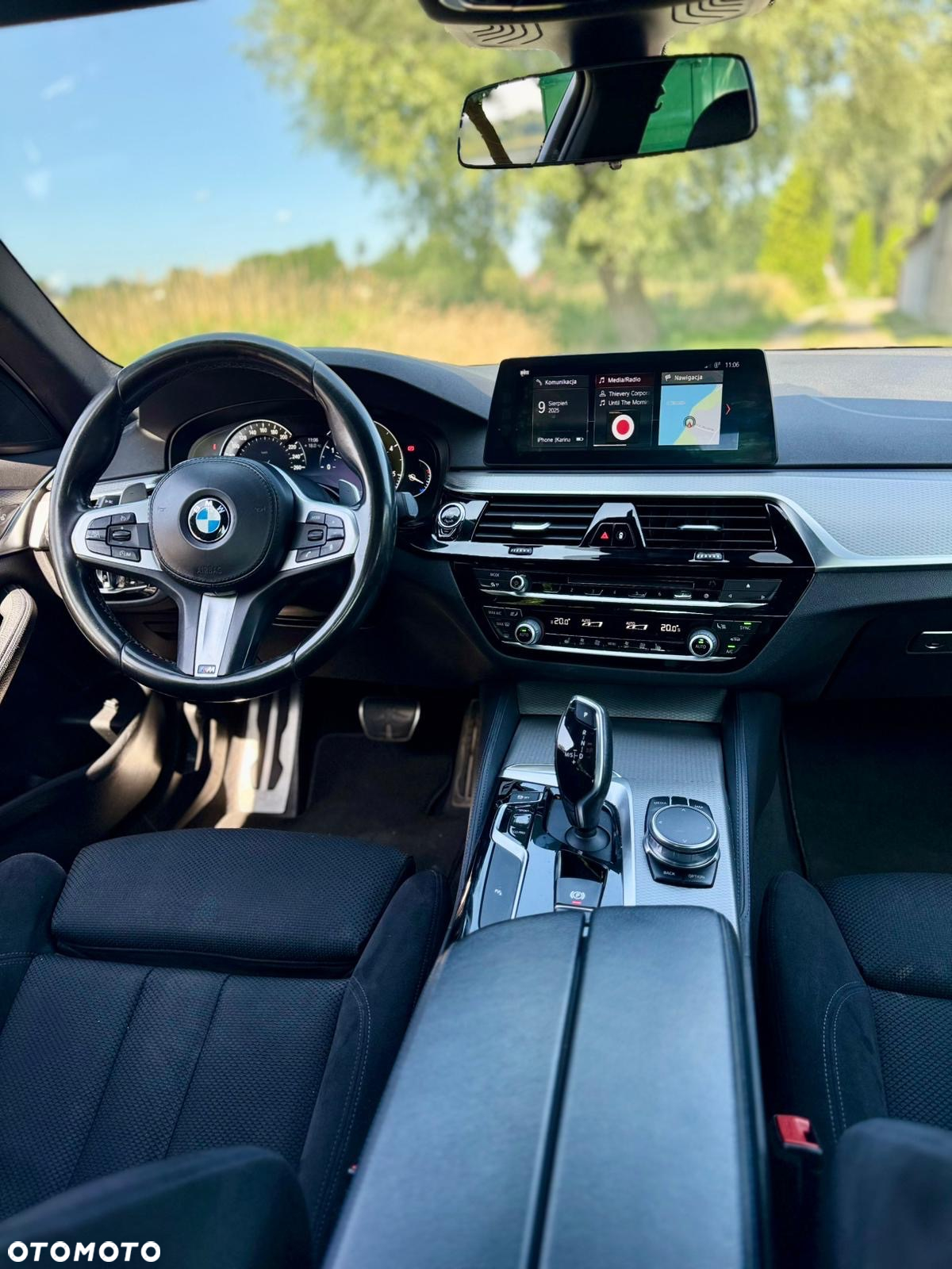 BMW Seria 5 520d xDrive - 24