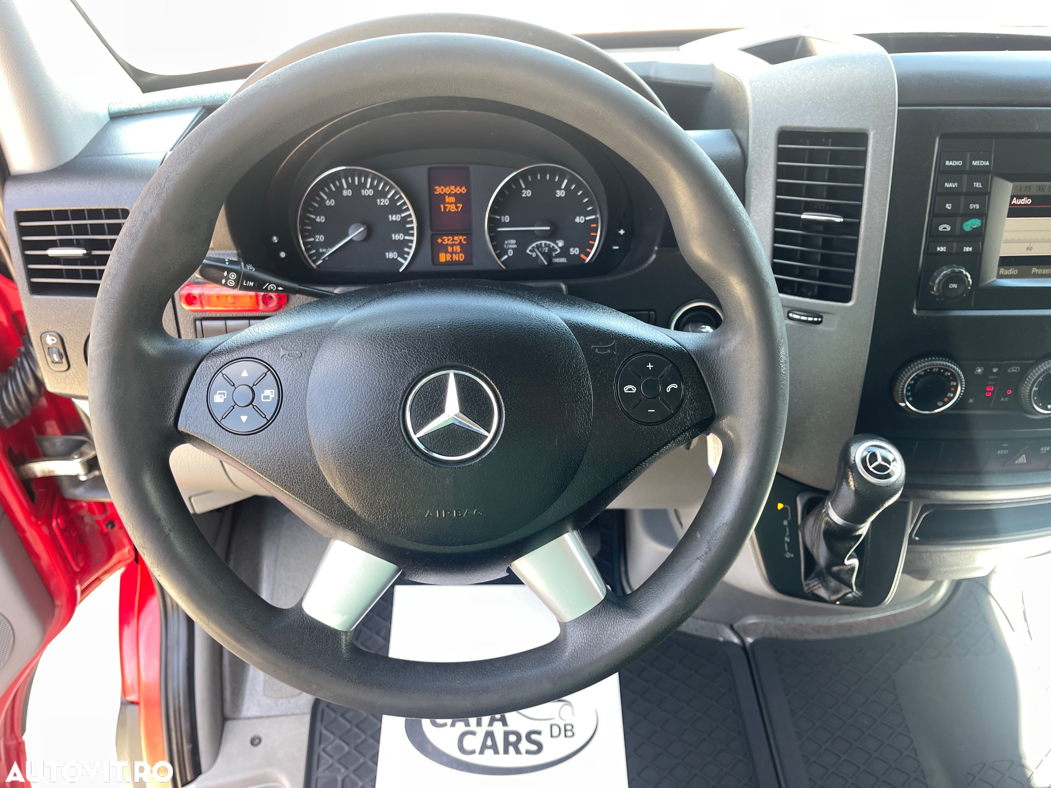 Mercedes-Benz Sprinter 519 3.0CDI V6 AUTOMAT MEDIU 2CULISANTE - 33