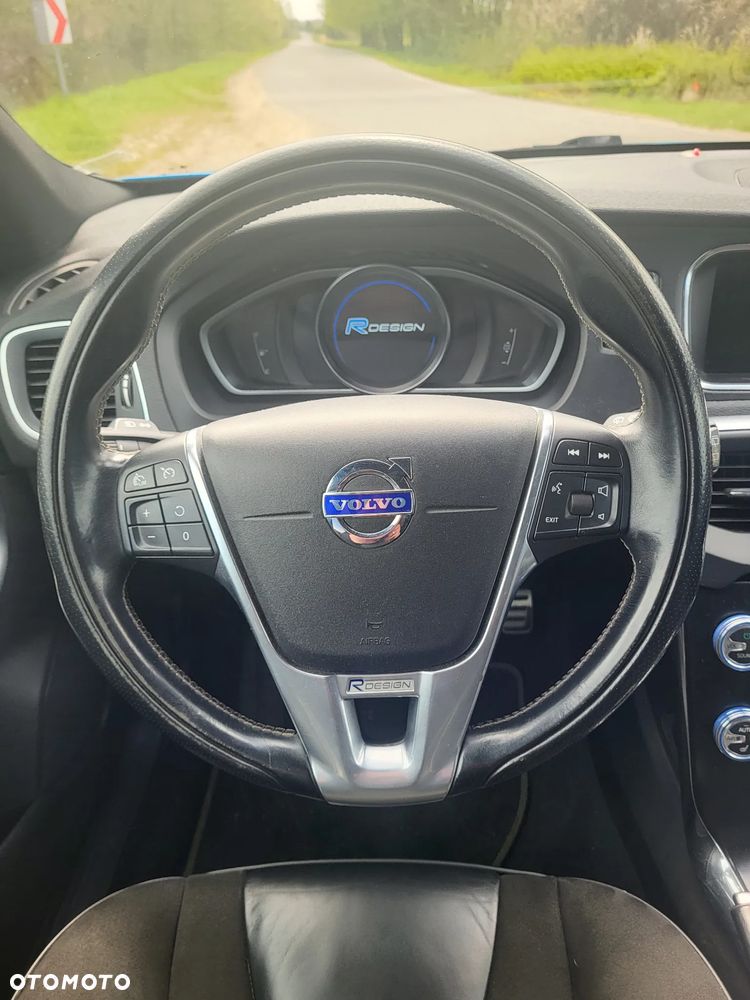 Volvo V40 D2 R-Design - 20