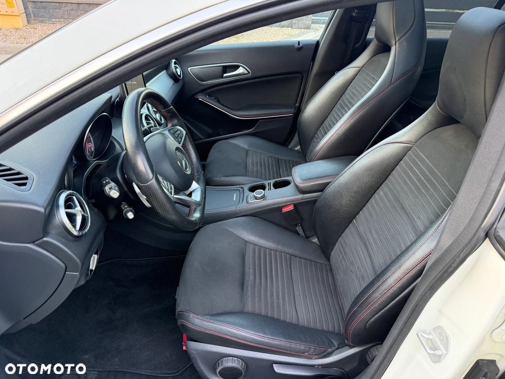 Mercedes-Benz CLA 200 d 4Matic 7G-DCT AMG Line - 13