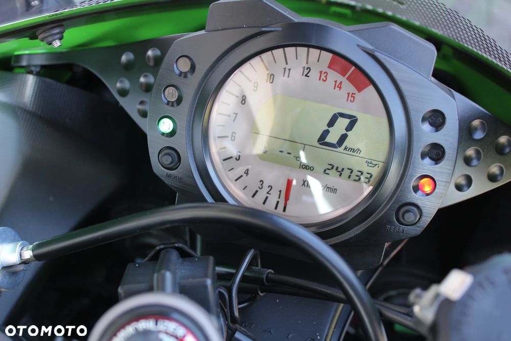 Kawasaki ZXR - 28