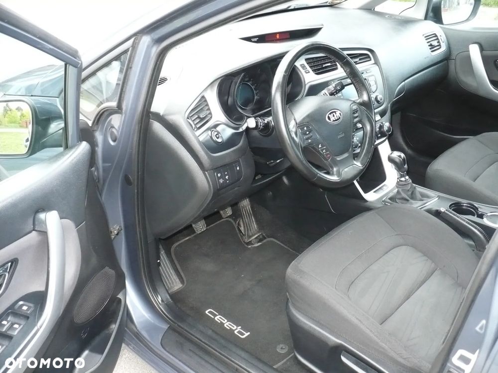 Kia Ceed 1.6 GDI Dream-Team Edition - 11