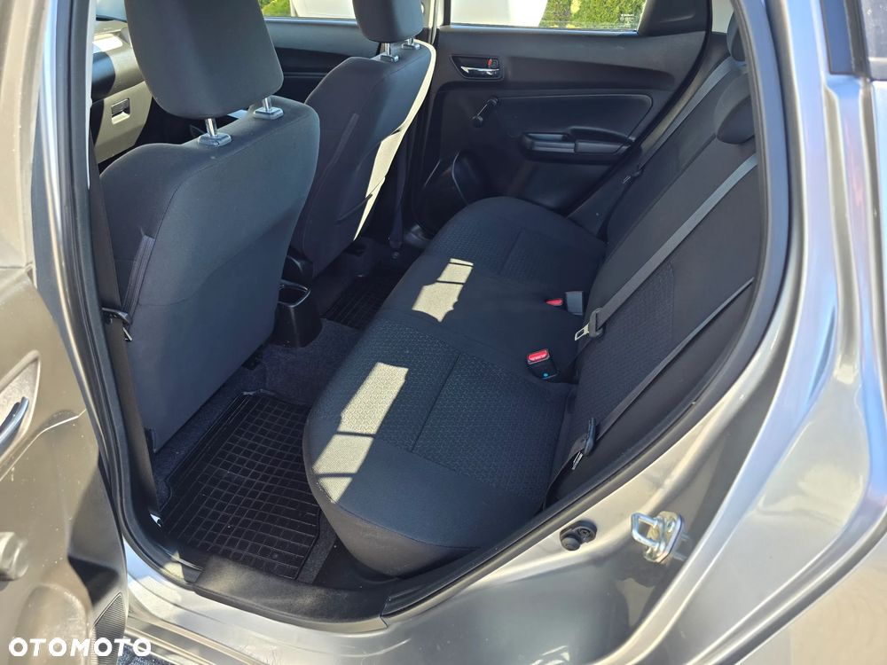 Suzuki Swift 1.2 Dualjet SHVS Premium CVT - 10