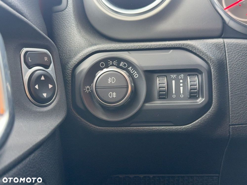 Jeep Wrangler - 16