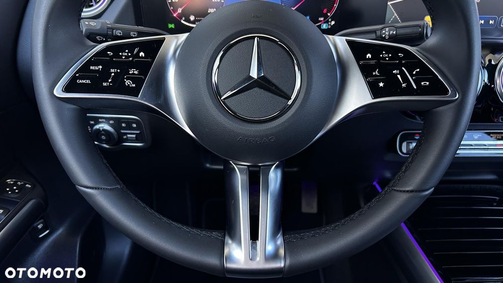 Mercedes-Benz GLA 200 d - 15