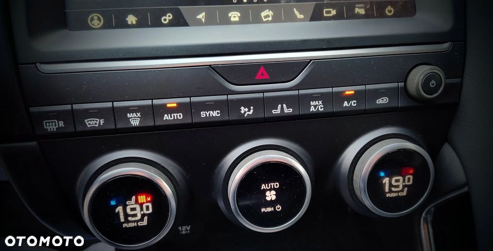 Jaguar E-Pace 2.0 i4P AWD S - 16