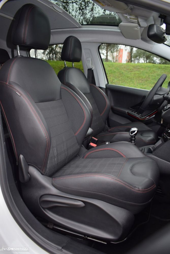 Peugeot 208 1.2 PureTech GT Line - 8