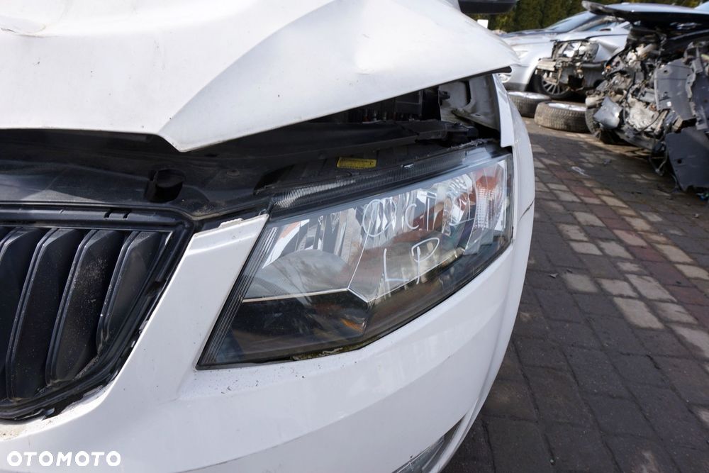 LAMPA PRZEDNIA LEWA OCTAVIA III 5E3 5E1941017 SKODA 2012-2016 - 2