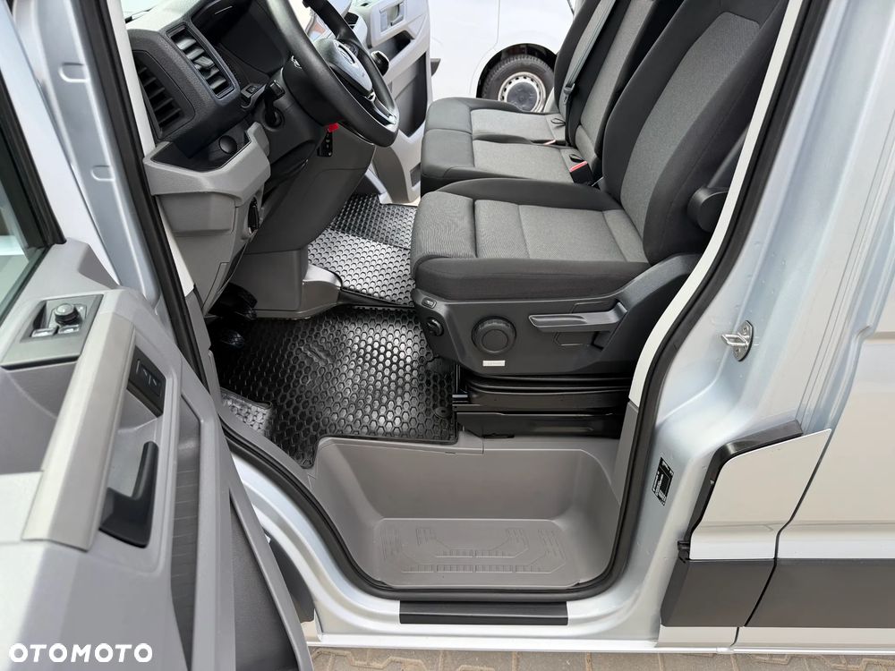 Volkswagen CRAFTER L2H2 Model 2021r WZMOCNIONY VAN 3 osobowy Silnik 2.0TDI 140KM bez BiTurbo! Euro6, Duża ładowność 1.2t, DMC:3.5t, Homologacja VAT-1 Zabudowa paki BOTT, Bogate wyposażenie! OPONY Jak nowe, Fabryczne ogrzewanie oraz wentylacja pojazdu ze zdalnym sterowaniem OEM Eberspacher Airtronic M2 3,5kW, Android Auto, Apple CarPlay, Parktroniki, Kamera, Nawigacja, Drzwi tył 270' Fotel pilot pneumatyczny z masażem! - 6