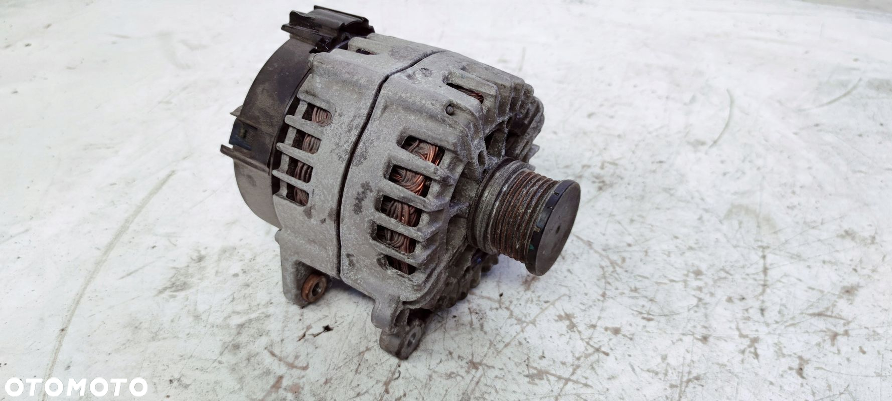 ALTERNATOR AUDI A4 B9 A5 Q5 04L903024A VALEO 180A - 3