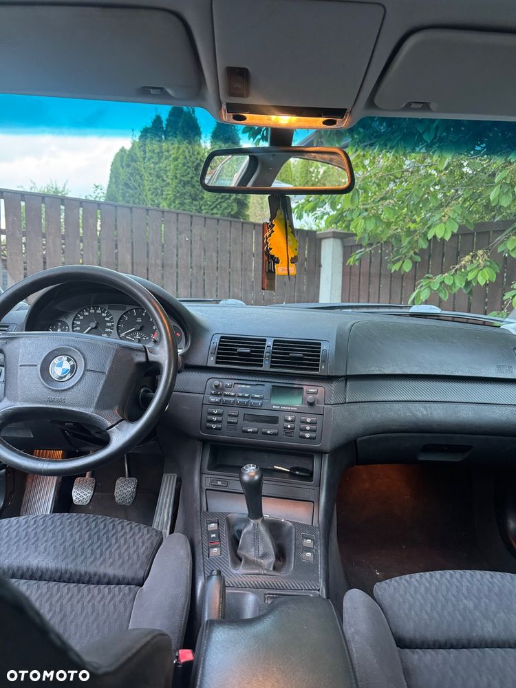 BMW Seria 3 318i - 12