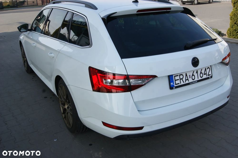 Skoda Superb 2.0 TDI Ambition - 18
