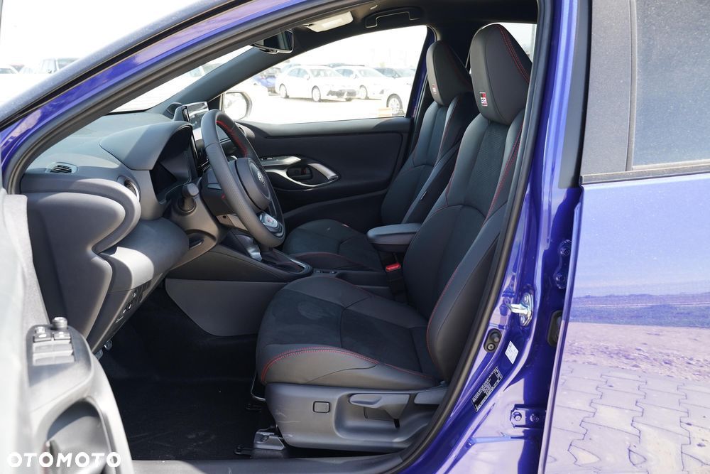 Toyota Yaris Hybrid 1.5 GR Sport - 11