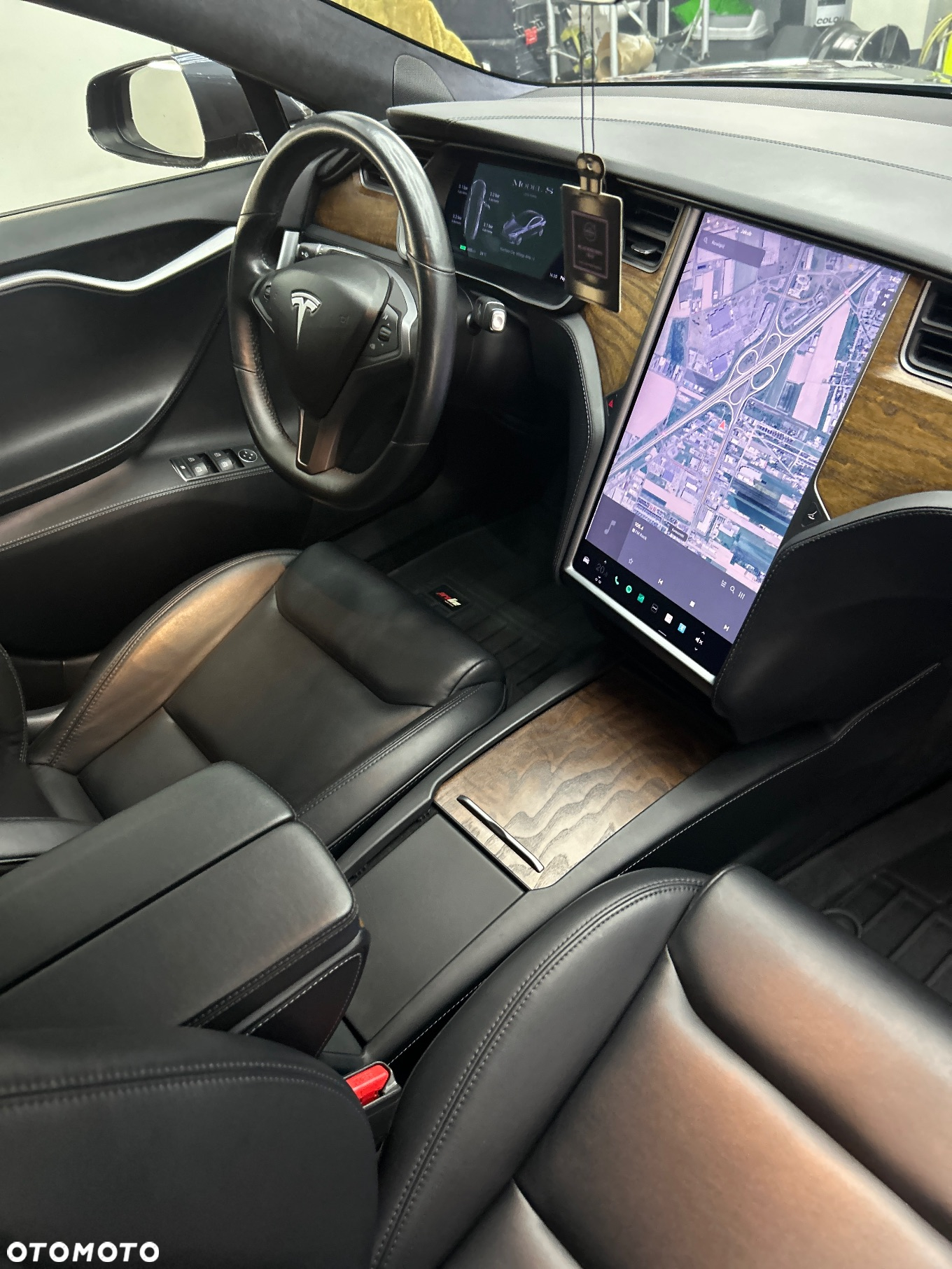 Tesla Model S - 13