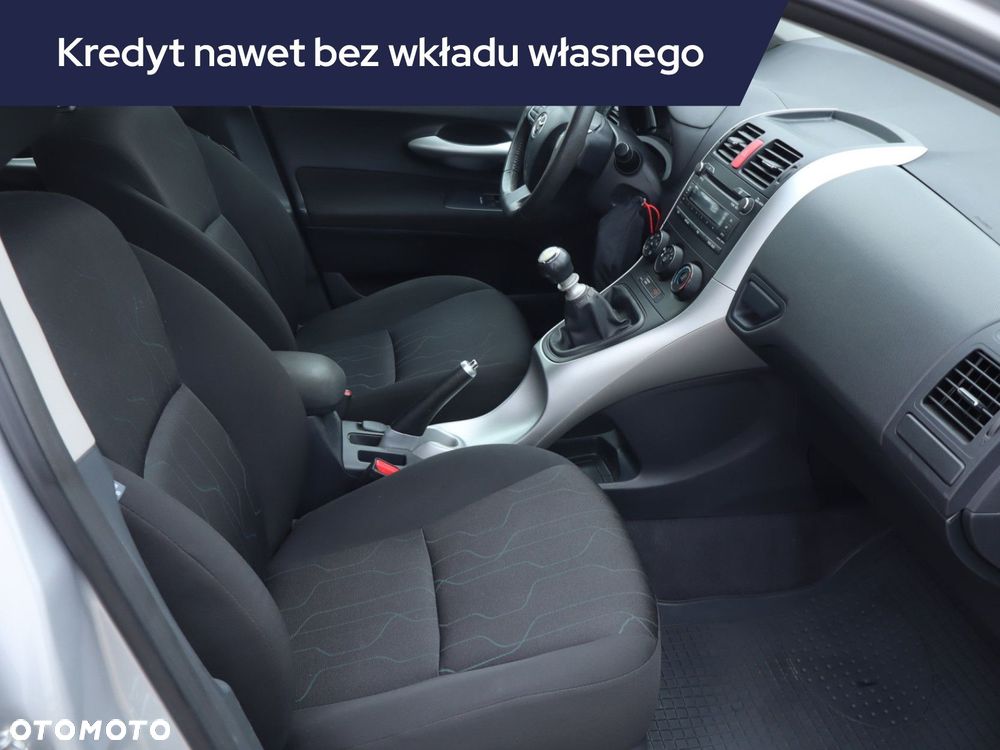 Toyota Auris - 11