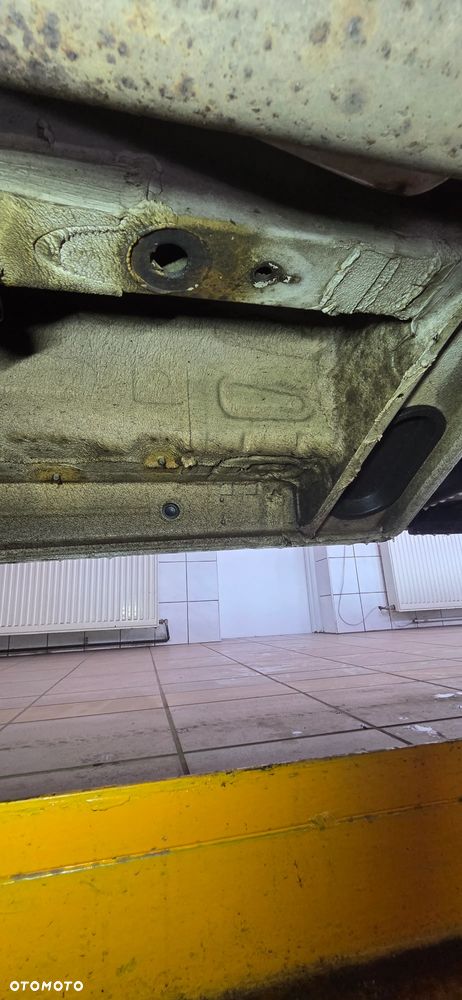 Mercedes-Benz Sprinter - 13