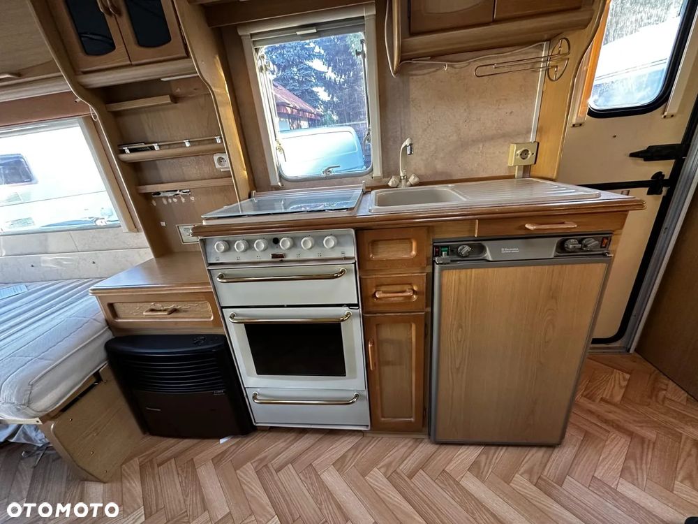 SWIFT CHALLENGER 530RT - 11