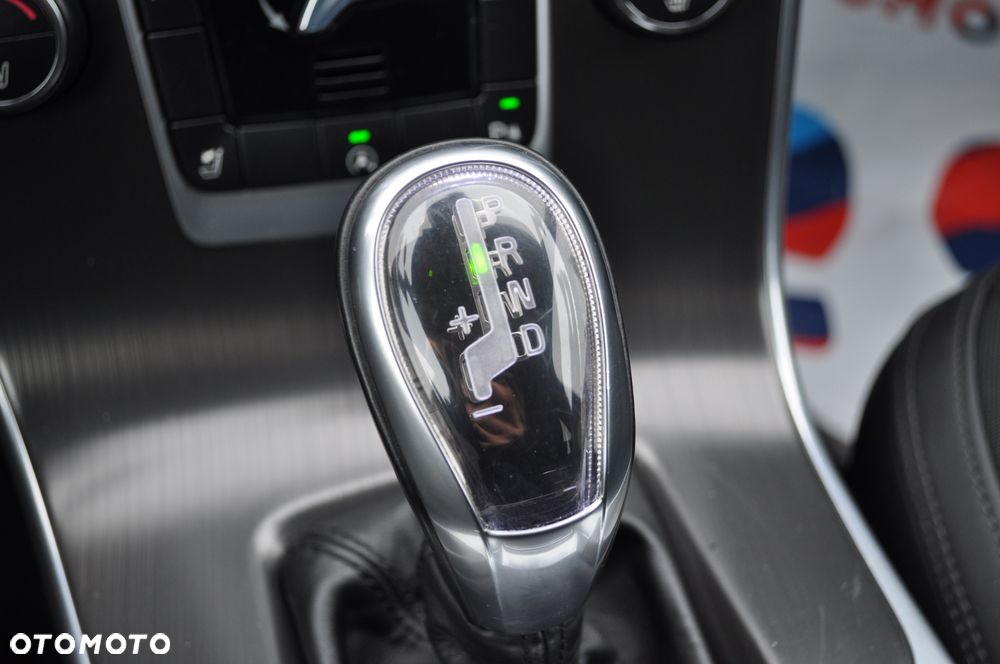 Volvo V60 D4 Geartronic Momentum - 31