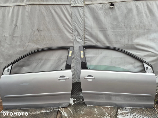 DRZWI PRZEDNIE P/L VW POLO 9N3 STAN BDB