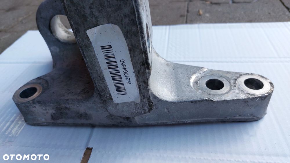 VOLVO FH4 ŁAPA ŁAPY SILNIKA TYŁ TYLNE LEWA - 2