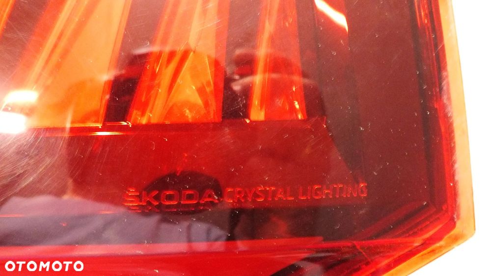 Lampa tylna prawa Skoda Octavia IV  5E3945208A - 5