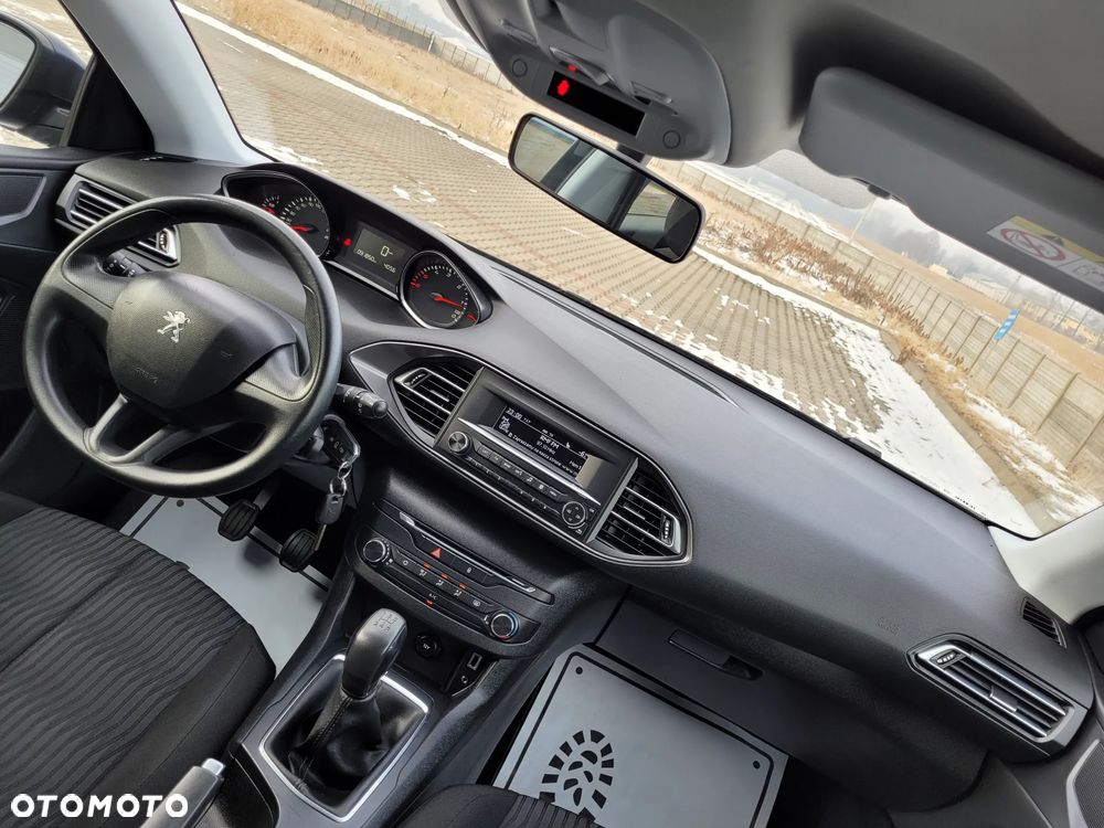 Peugeot 308 1.6 HDi Presence - 24