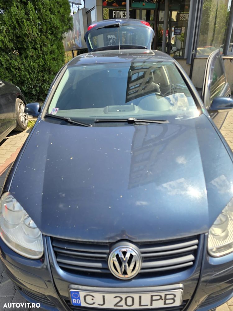 Volkswagen Golf - 6