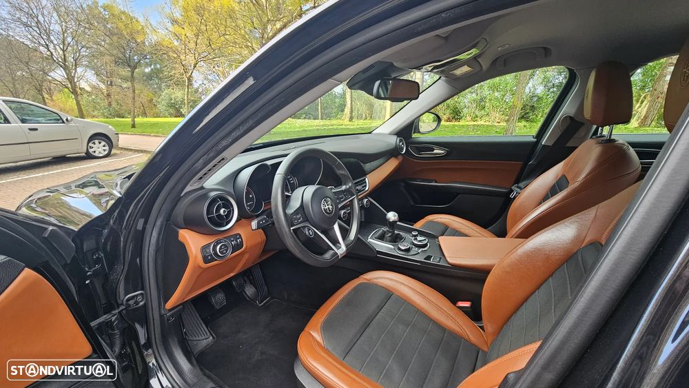Alfa Romeo Giulia 2.2 D Super - 11