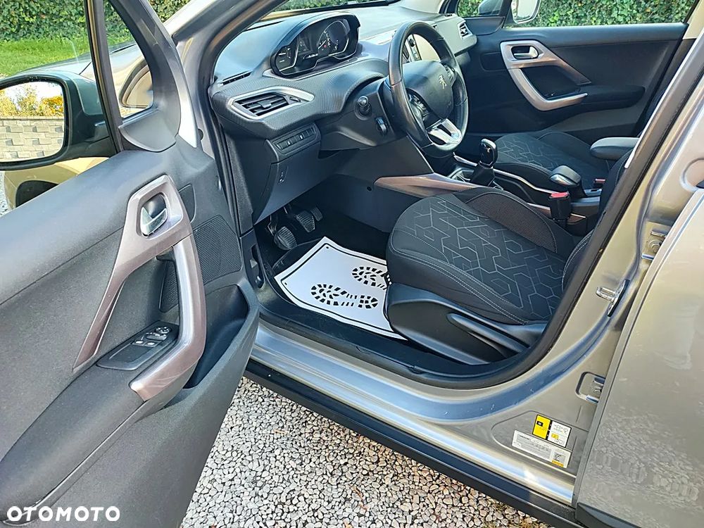 Peugeot 2008 1.2 Pure Tech Active - 8