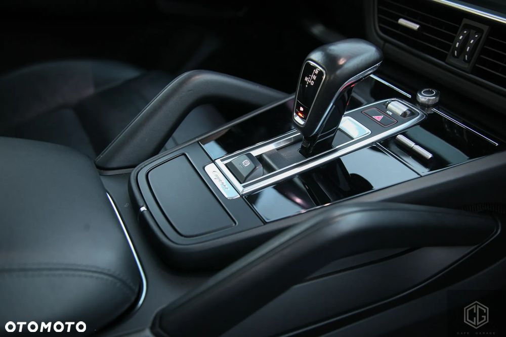 Porsche Cayenne - 9