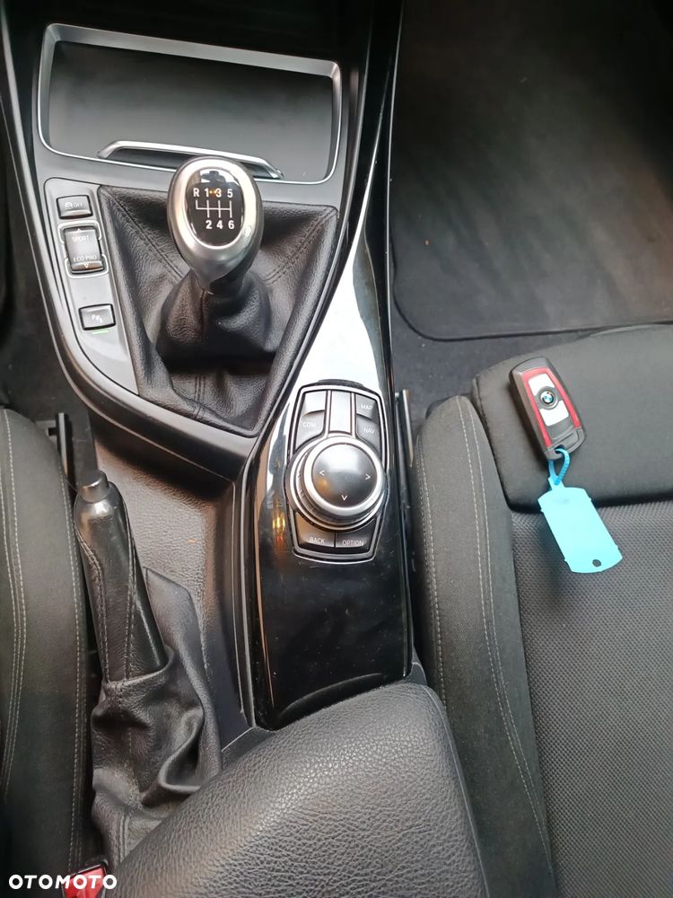 BMW Seria 1 118d Edition Metropolitan - 19