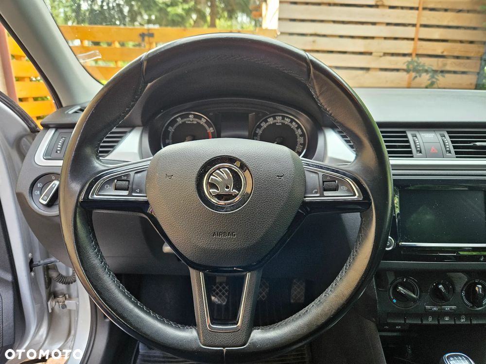 Skoda RAPID 1.0 TSI Ambition - 17