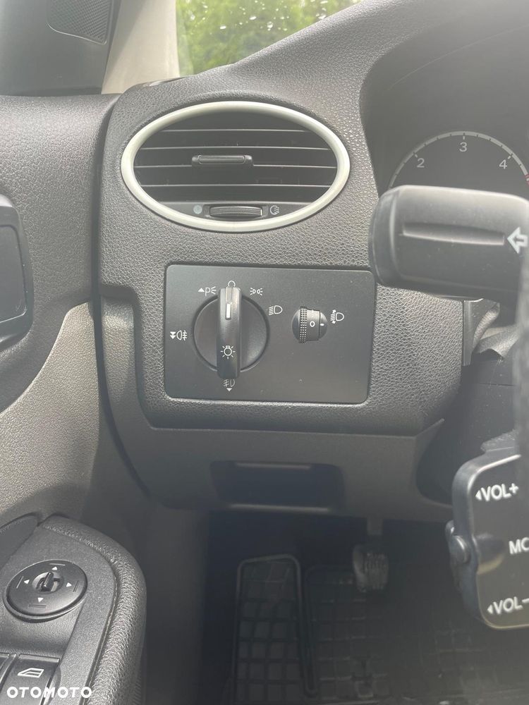 Ford Focus 1.8 TDCi Ambiente - 15