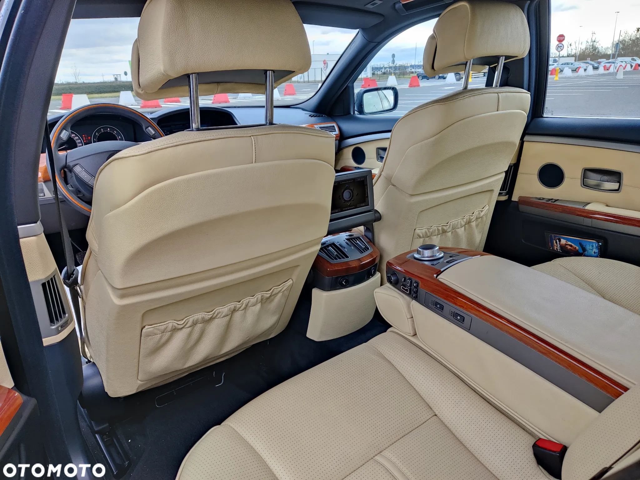 BMW Seria 7 750i - 20