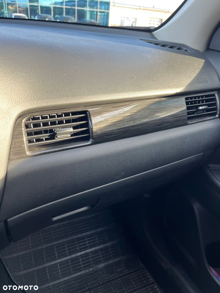 Mitsubishi Outlander - 19