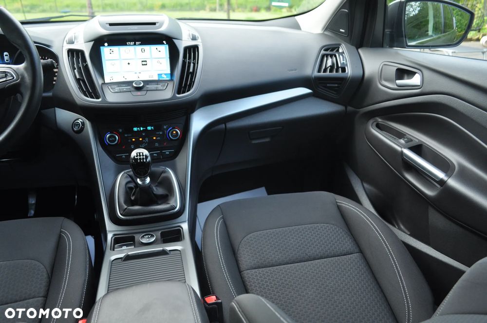 Ford Kuga 1.5 EcoBoost 2x4 Cool & Connect - 29